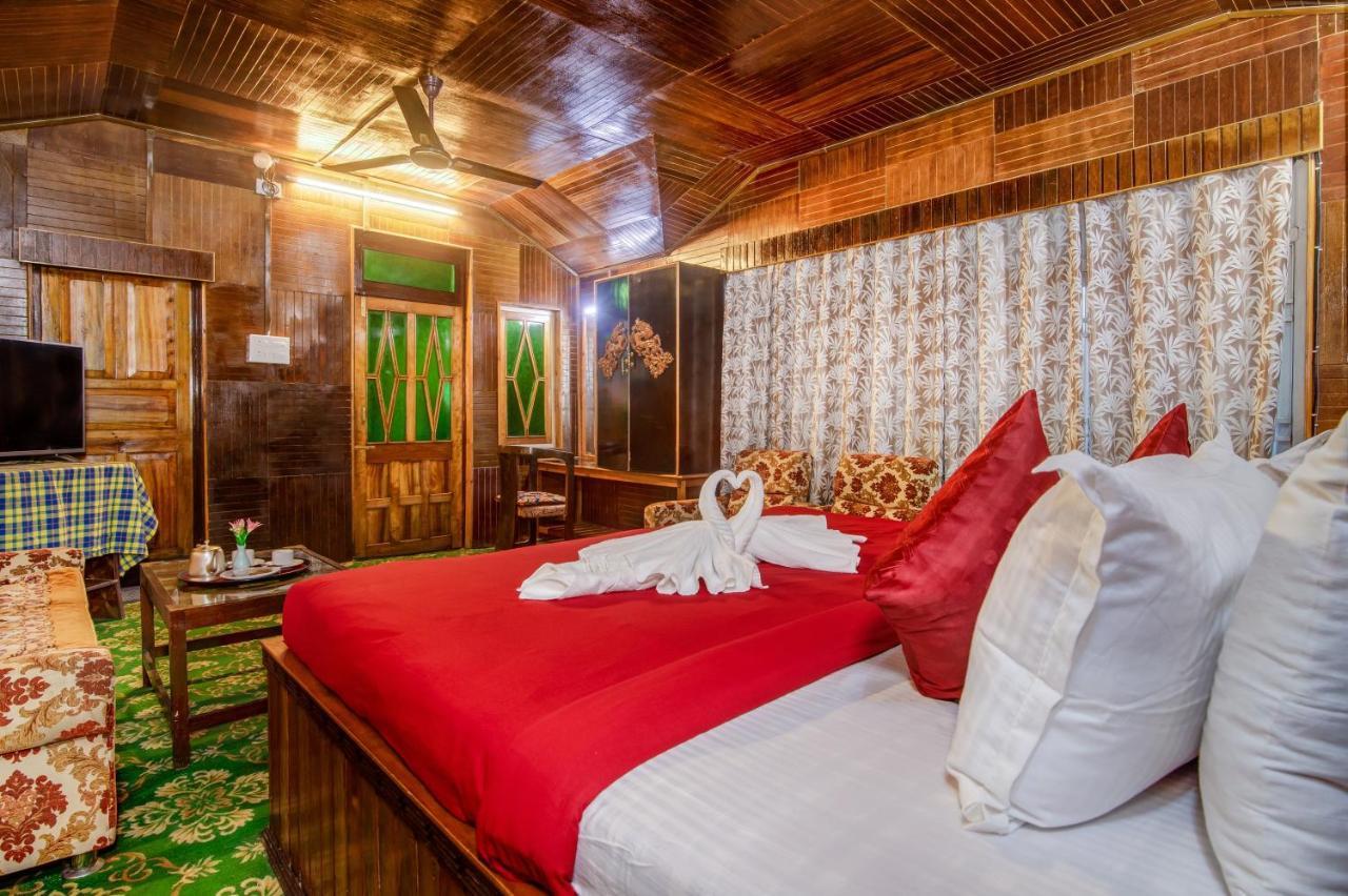 Montis Soyang Premium Heritage Hotel Gangtok Kültér fotó