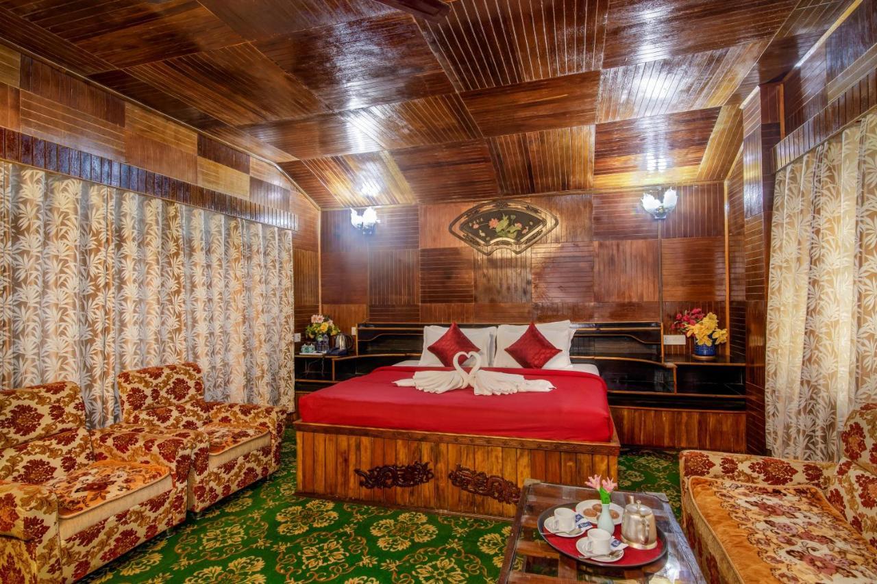 Montis Soyang Premium Heritage Hotel Gangtok Kültér fotó